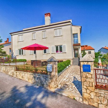 Apartments Zorka 1421 Pjescana Uvala Εξωτερικό φωτογραφία
