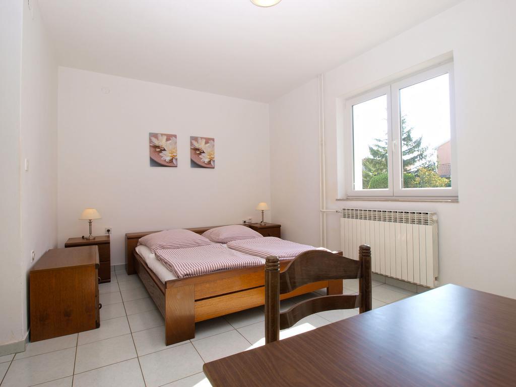 Apartments Zorka 1421 Pjescana Uvala Εξωτερικό φωτογραφία
